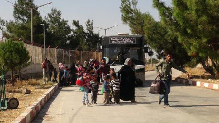 Bayram sonrası 15 bin Suriyeli Türkiye'ye dönüş yaptı