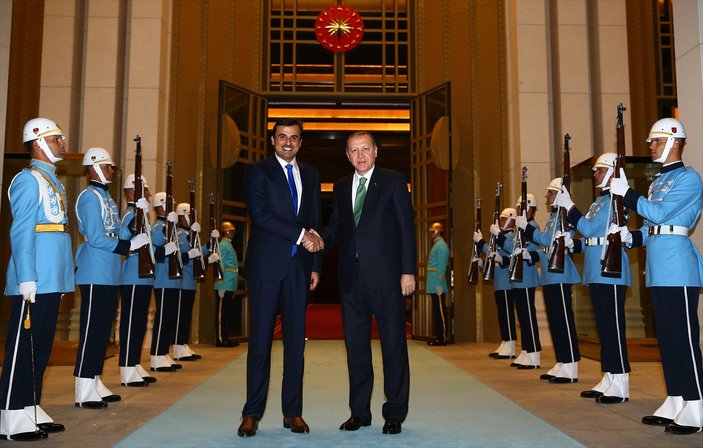 Erdoğan, Katar Emiri'yle bir araya geldi