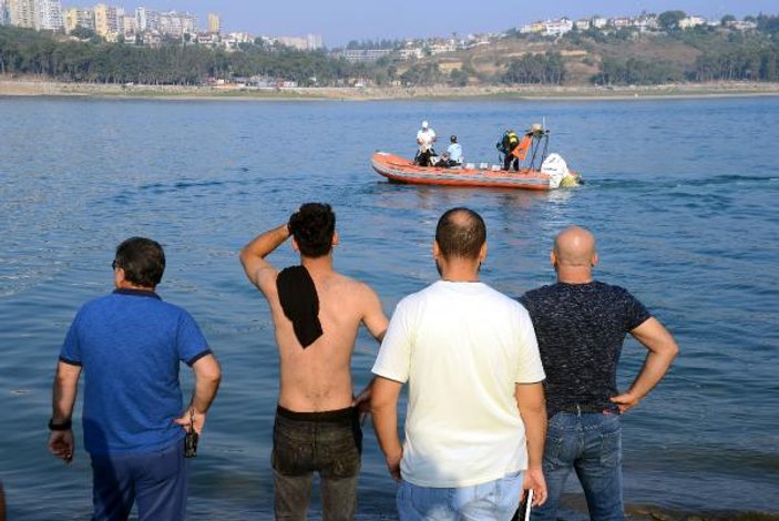 Arkadaşlarıyla Seyhan Baraj Gölü'ne giren genç boğuldu