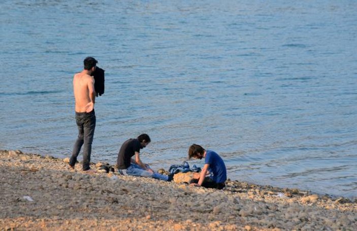 Arkadaşlarıyla Seyhan Baraj Gölü'ne giren genç boğuldu