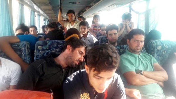 Karabük'te 45 kişilik otobüste 96 kaçak yakalandı