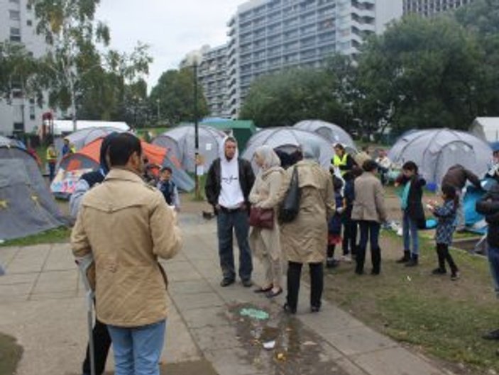 Brüksel sokaklarındaki sığınmacılara barınma imkanı