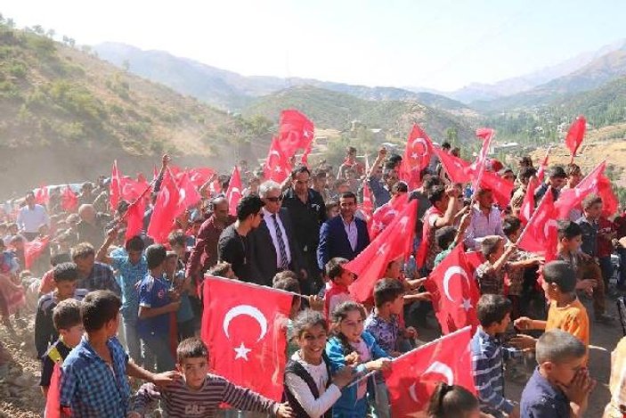 Şemdinli'de kahrolsun PKK sloganları