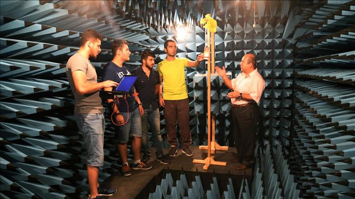 Türk öğrenciler 6,5 ayda model uydu yaptı