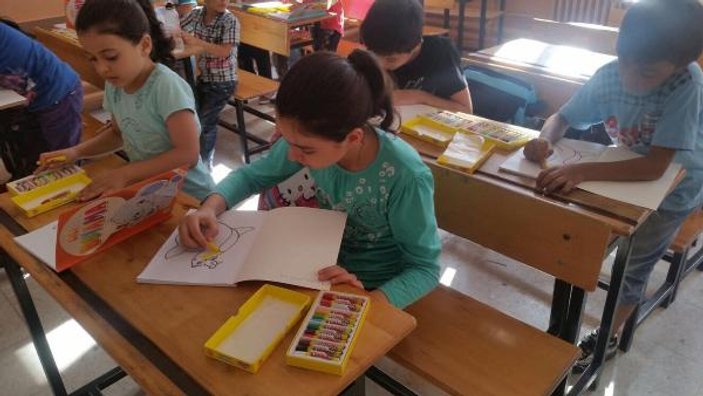 Suriyeli anneler ve çocuklarına topluma adaptasyon eğitimi
