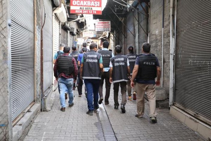 Diyarbakır'da helikopter destekli uyuşturucu operasyonu: