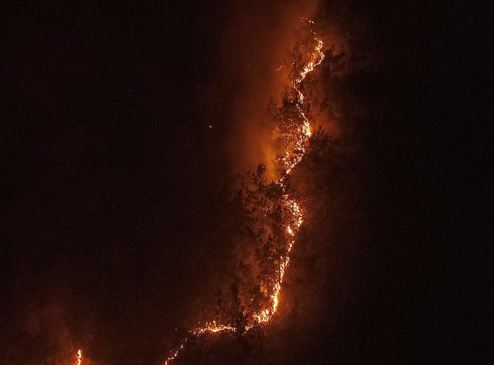 Karabük'teki orman yangını devam ediyor