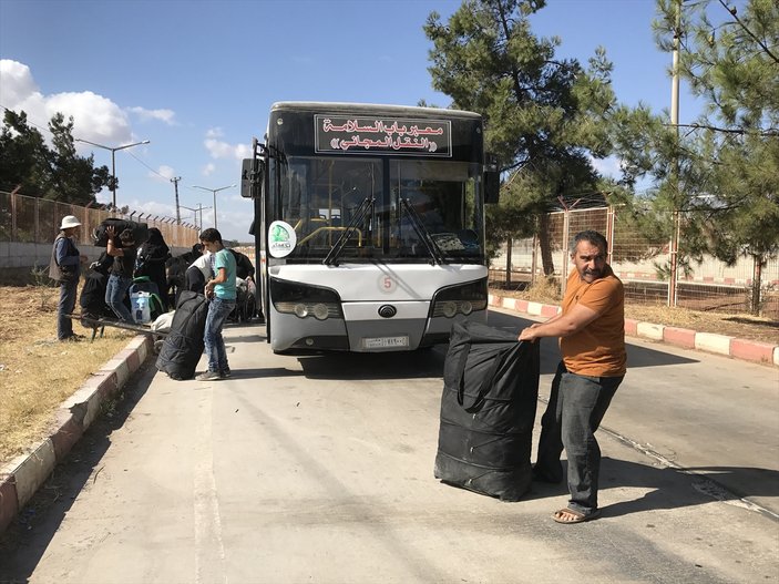 Suriyelilerin Türkiye'ye dönüşü sürüyor