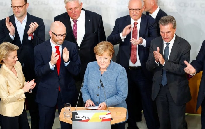 Almanya'daki seçimi Merkel kazandı