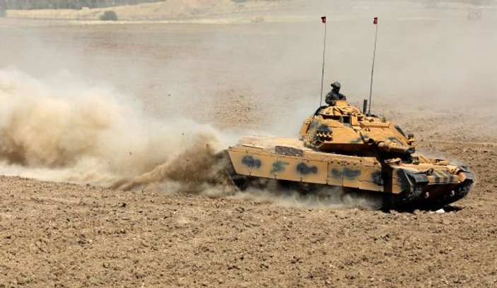 Habur'da tanklara manevra ve taarruz eğitimi