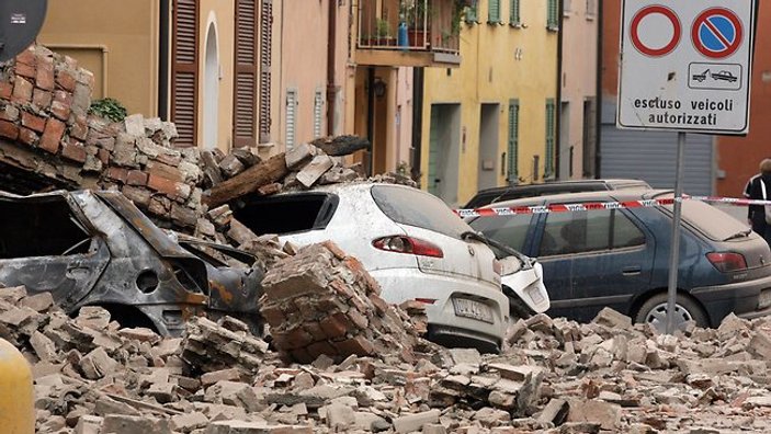 İtalya'da deprem mağdurları için toplanan para ortada yok