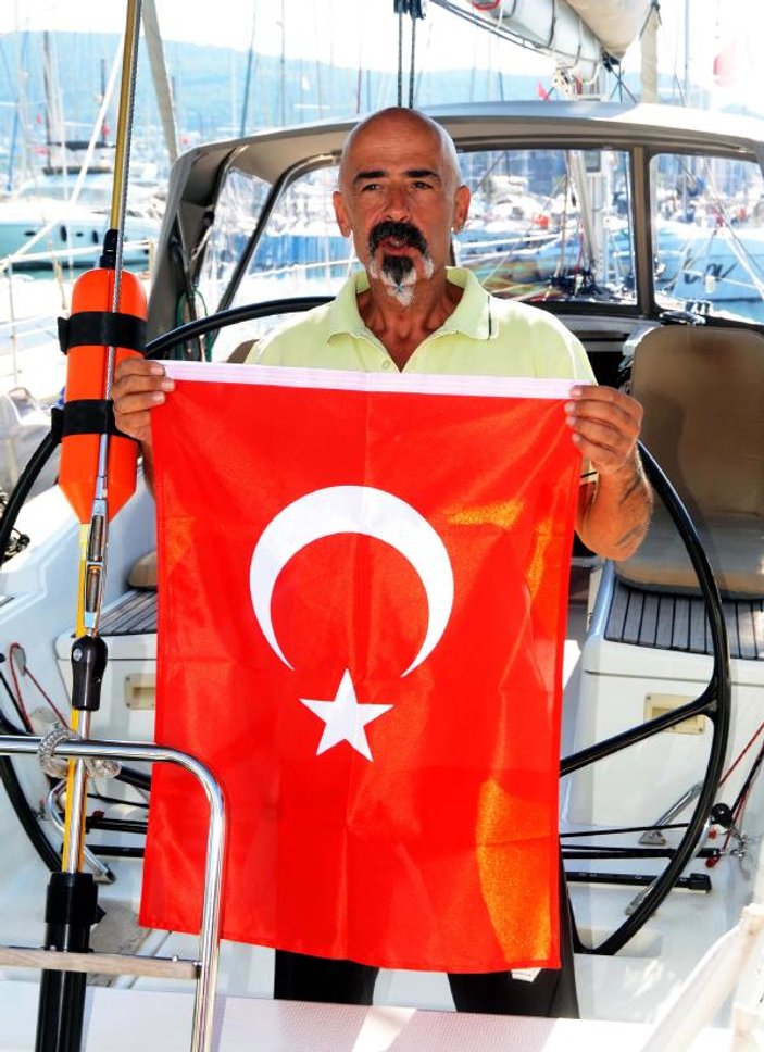 Atlantik'te Türk bayrağını dalgalandırmak için denize açıldı