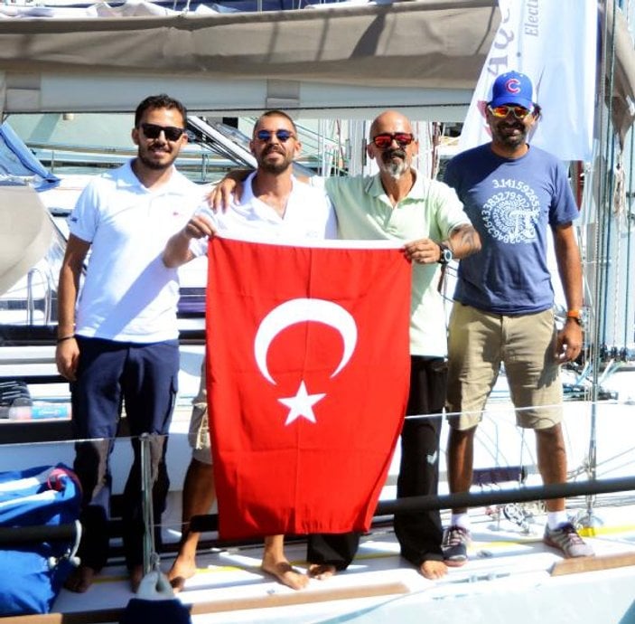 Atlantik'te Türk bayrağını dalgalandırmak için denize açıldı