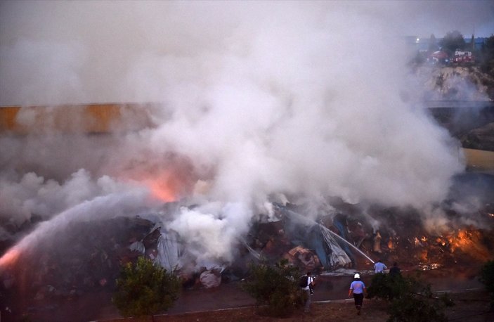 Mersin'de sanayi bölgesinde yangın