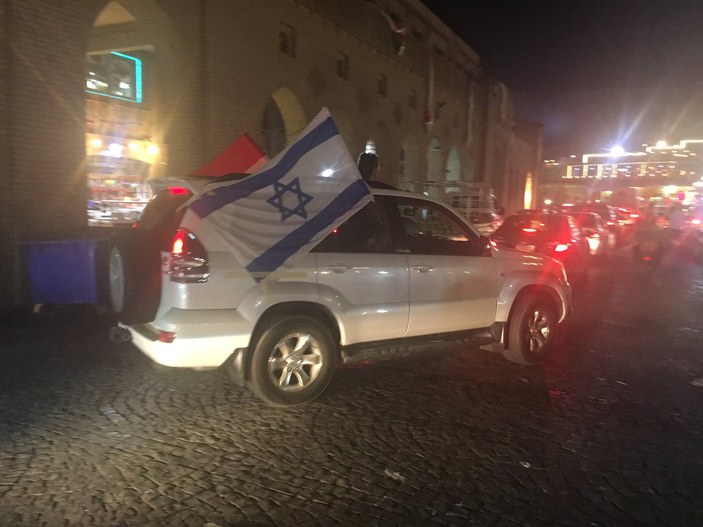 Erbil'de İsrail ve ABD bayraklı kutlama