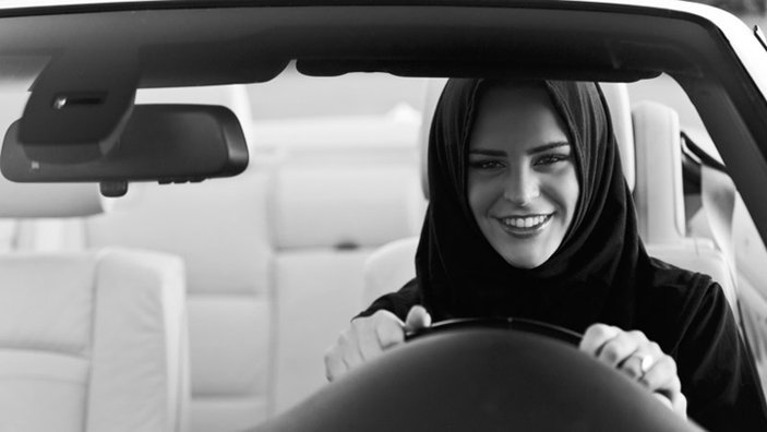 Suudi Arabistan'da kadınlar ehliyet hakkı
