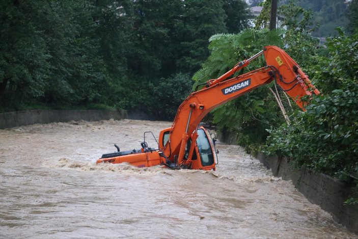 Rize'de sel can aldı