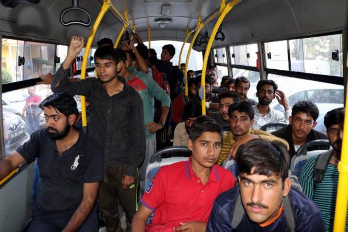 50 kişilik otobüsten 125 kaçak çıktı
