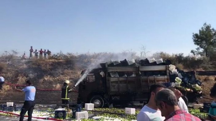 Mersin'de kamyonla tanker çarpıştı