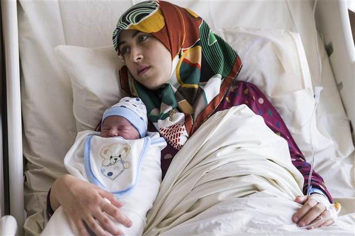 Konya'da aynı anda doğum yapan anne ve kızı