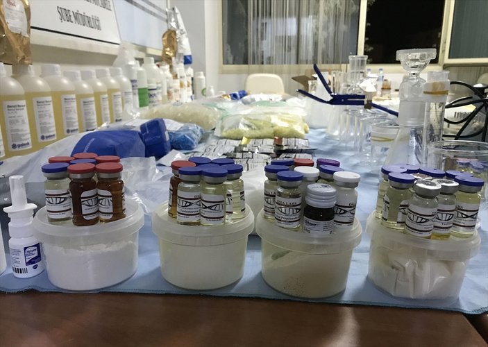 İzmir'de villaya sahte ilaç imalatı operasyonu
