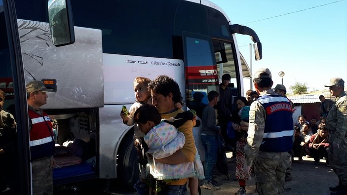 Sivas'ta yolcu otobüsünde 181 kaçak yakalandı