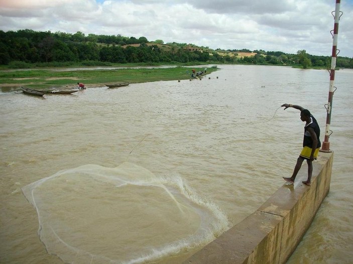Nijer Nehri'nde 17 kişi öldü