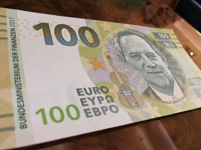 Alman maliye bakanına 100 Euro sürprizi