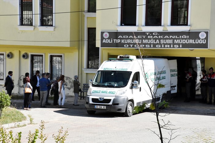 Teröristlerin cenazesini HDP'li vekiller teslim aldı
