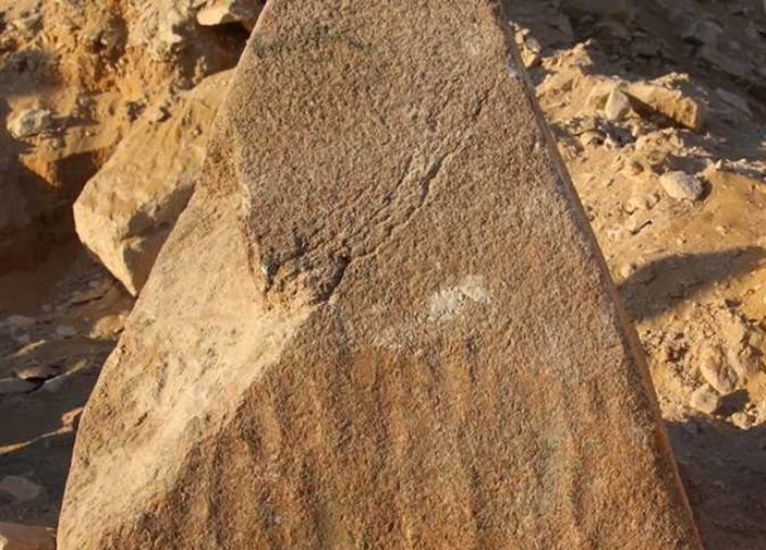 Mısır'da yeni bir piramit keşfedildi