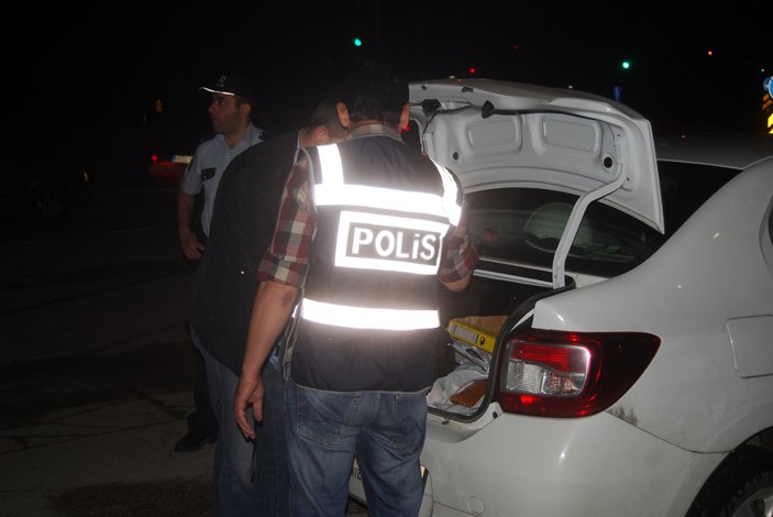 Karaman'da dolandırıcılar sahte kimliklerle yakalandı
