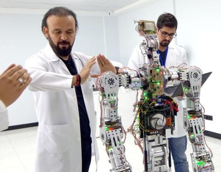 Türkiye’de ilk insansı robot fabrikası üretime başladı