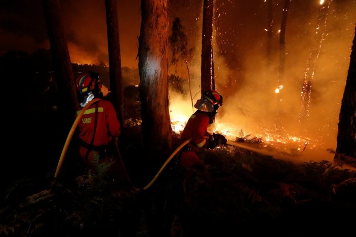Portekiz'de yangınlar içişleri bakanını istifa ettirdi