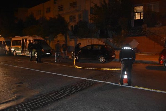 İzmir'de bir adam evinden çıkarken kurşunlanarak öldürüldü