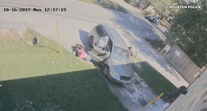 ABD'de katiller bebekli kadının arabasını gasp etti