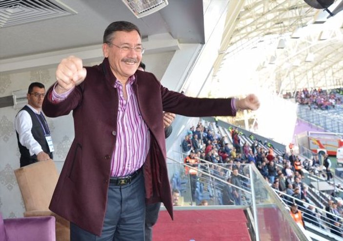 Melih Gökçek Osmanlıspor maçını izledi