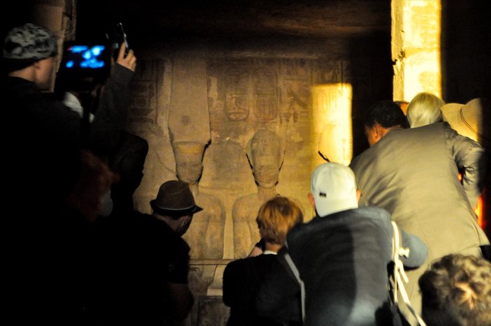 Mısır'da II. Ramses'e güneş vurdu