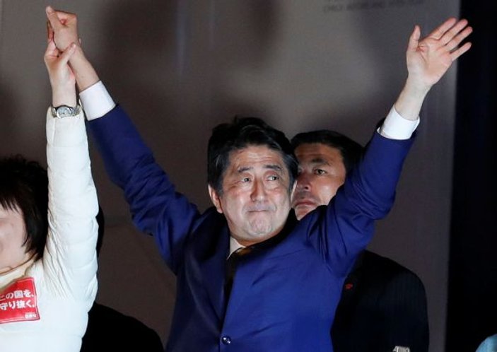 Japonya'da Abe yeniden Başbakan