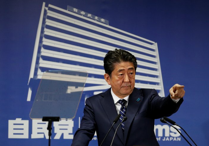 Japonya Başbakanı Abe, silahlı kuvvetlerin gücünü artıracak