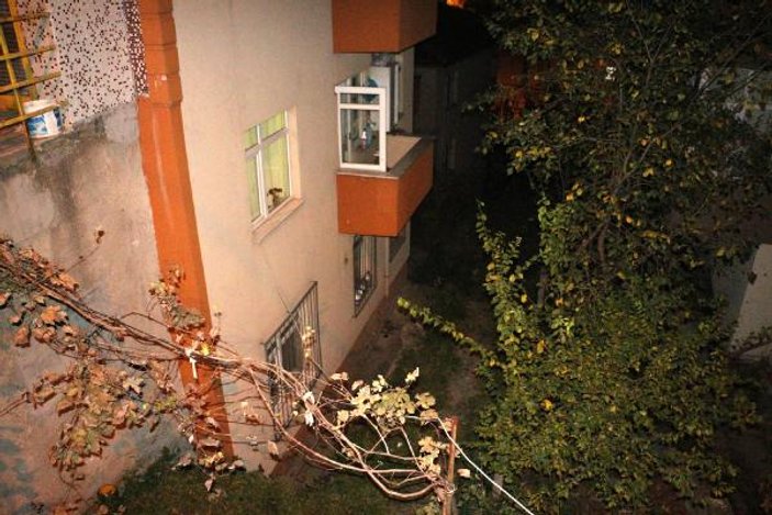 Zonguldak'ta ailesiyle tartışan genç kız balkondan atladı