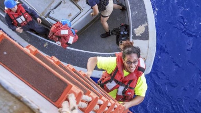İki kadın okyanusta kaybolduktan 5 ay sonra bulundu