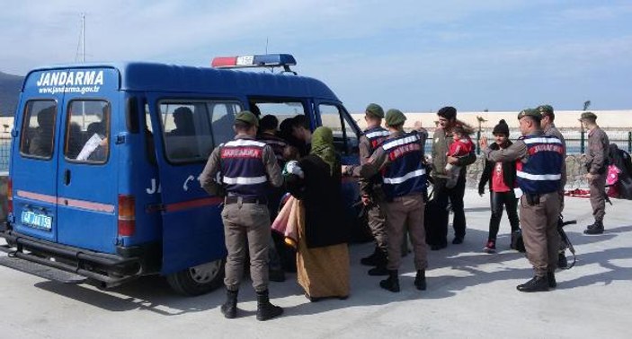 Datça'ya feribotla gelen 21 Suriyeliye gözaltı