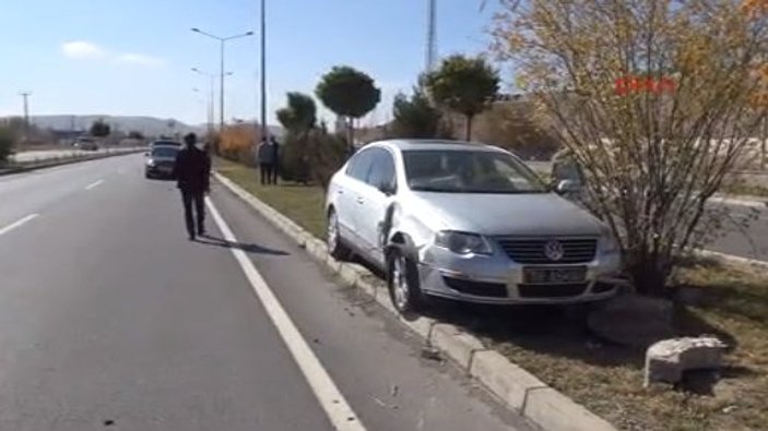 Bakan Yılmaz'ın konvoyundaki makam araçları kaza yaptı