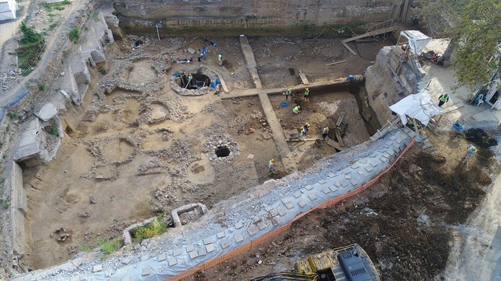 Arkeolog Dönmez: Beşiktaş'taki mezarlar Türklerin değil