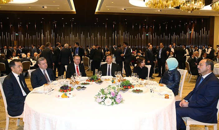 Aliyev'den Erdoğan onuruna akşam yemeği