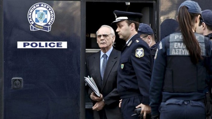Yunanistan'da eski bakana 19 yıl hapis cezası