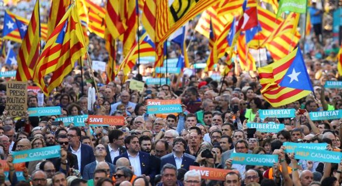 Madrid'den Puigdemont'a ilk suçlama