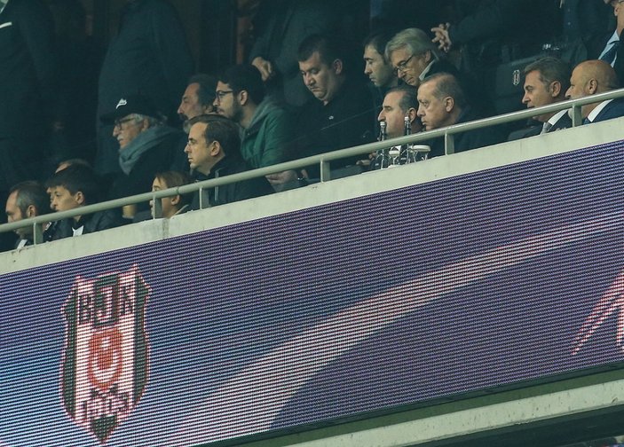 Erdoğan Beşiktaş maçında tribünde