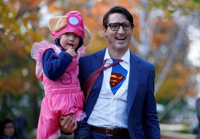 Justin Trudeau Süpermen kılığına girdi