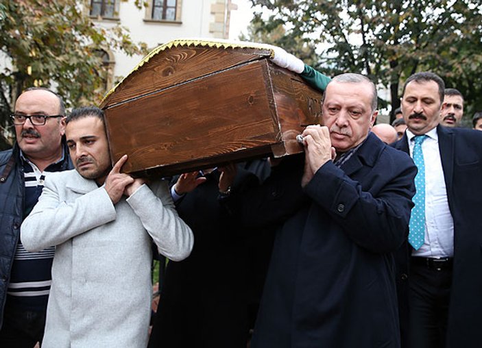 Cumhurbaşkanı Erdoğan okul arkadaşının cenazesine katıldı